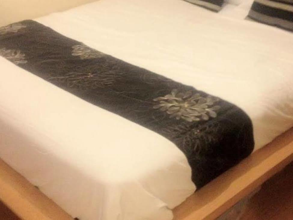 The Kingscliffe Guesthouse マンチェスター エクステリア 写真